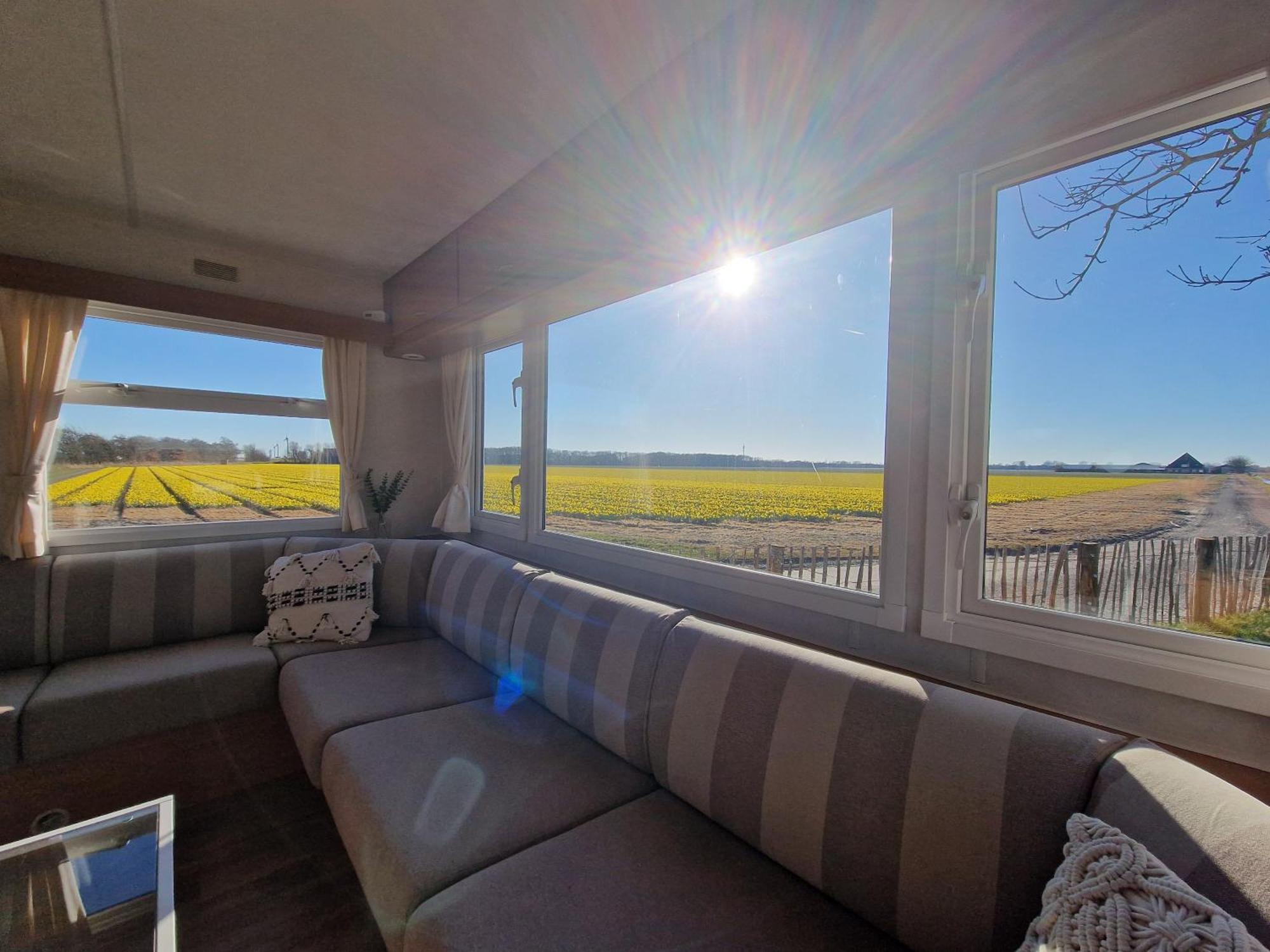 Chalet 'Como La Flor' Julianadorp Flowerfields Overview! Экстерьер фото